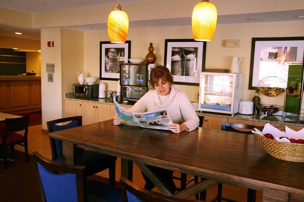 แฮมป์ตัน อินน์ มินนิอาโพลิส เบิร์นส์วิลล์ เบิร์นสวิลล์ ร้านอาหาร รูปภาพ